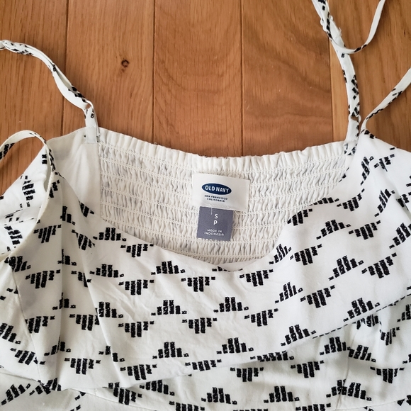 Old Navy white and black patterned dress - Picture 8 of 8